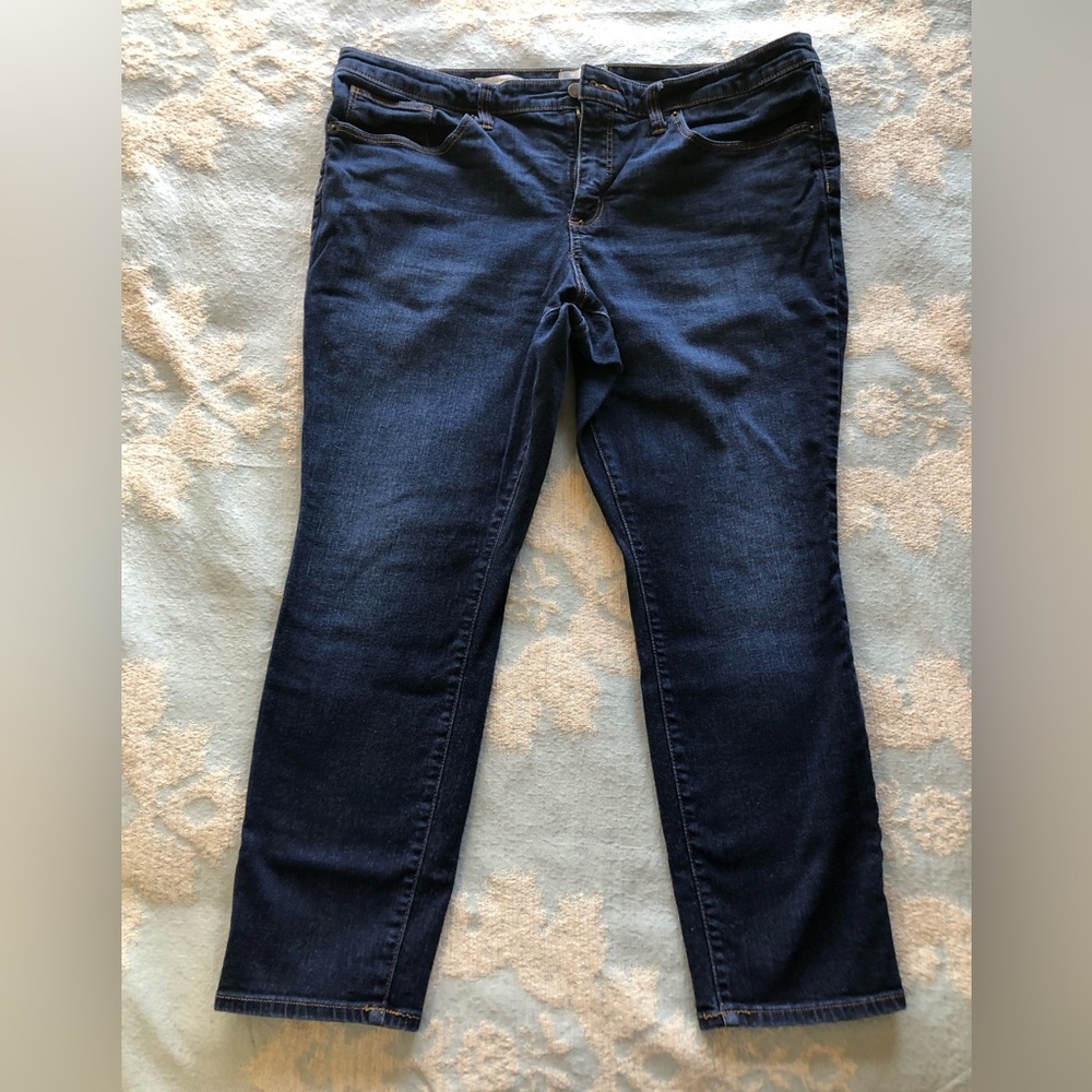 EUC Women’s Universal Thread Dark wash Mid-rise Skinny Jeans Sz 18